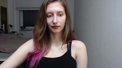 Snapshot of luna_xsensual chatting on December 2025 06:54:02 AM L U N A online show from December 2025 06:54:02 AM