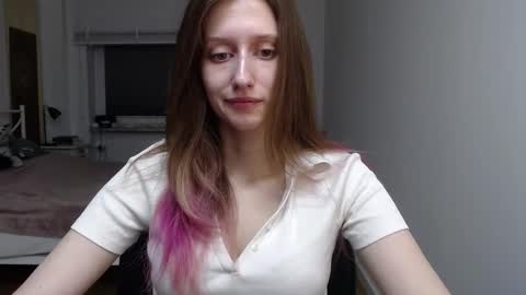 Snapshot of luna_xsensual chatting on December 2025 06:33:02 AM L U N A online show from December 2025 06:33:02 AM