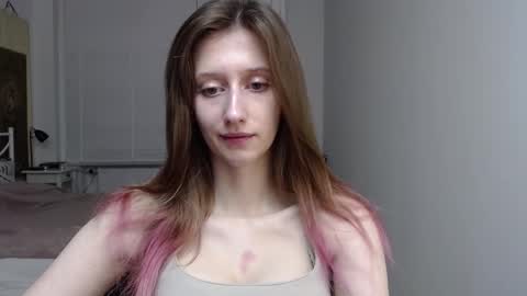 Snapshot of luna_xsensual chatting on December 2025 06:32:02 AM L U N A online show from December 2025 06:32:02 AM