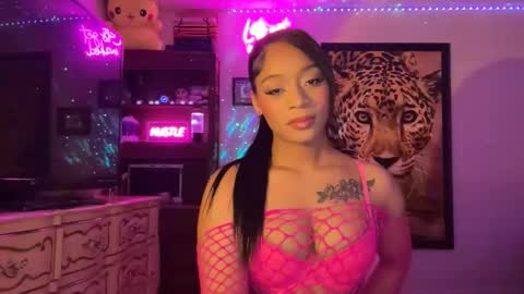lunaa_11 online show from May 2026 06:00:02 AM