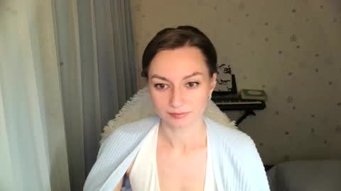 lunaa_bluee online show from November 2025 07:01:02 PM