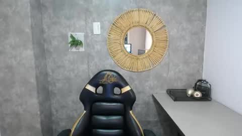 lunaa_m_ online show from February 2025 12:20:02 AM