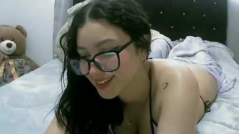 lunaa_sub online show from February 2025 06:04:02 PM