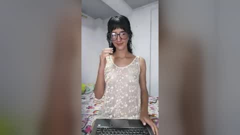 lunaaluneraa online show from July 2026 11:37:02 PM