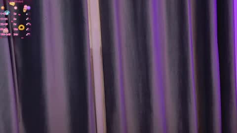 lunababe_ online show from July 2026 10:42:01 AM