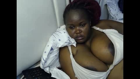 lunabloom01 online show from January 2026 09:29:01 PM