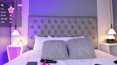 Luna  online show from February 2026 05:20:01 PM