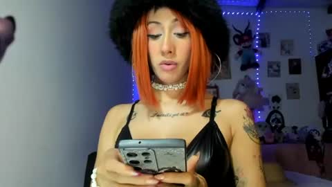lunacristal_moon online show from July 2026 01:18:01 PM