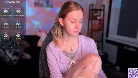 Snapshot of lunacyy chatting on November 2025 06:06:02 PM Britney online show from November 2025 06:06:02 PM