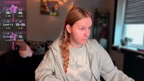 Snapshot of lunacyy chatting on December 2025 07:46:02 AM Britney online show from December 2025 07:46:02 AM