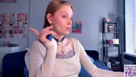 Snapshot of lunacyy chatting on April 2026 04:11:01 PM Britney online show from April 2026 04:11:01 PM