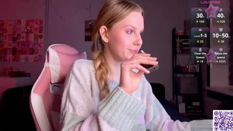 Snapshot of lunacyy chatting on April 2026 08:48:01 PM Britney online show from April 2026 08:48:01 PM