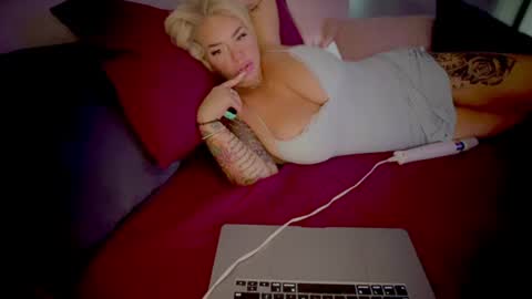 Luna Daddys Girl online show from June 2026 09:53:02 PM