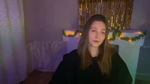 Snapshot of lunafeather chatting on December 2025 06:04:02 PM lunafeather online show from December 2025 06:04:02 PM