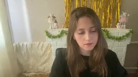 Snapshot of lunafeather chatting on December 2025 05:36:02 AM lunafeather online show from December 2025 05:36:02 AM