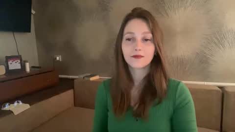 Snapshot of lunafeather chatting on March 2026 05:18:01 AM lunafeather online show from March 2026 05:18:01 AM