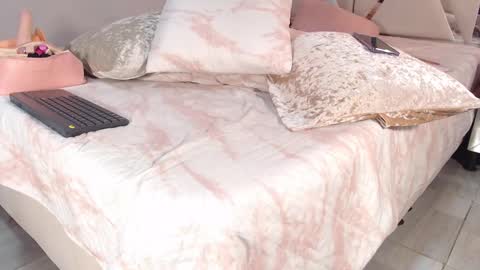 LUNA online show from December 2024 07:31:02 PM