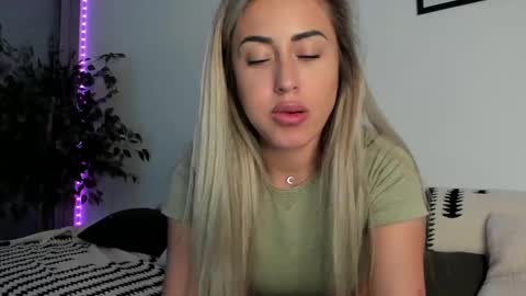 Laura online show from February 2025 07:26:02 AM