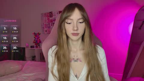 Luna online show from October 2025 12:41:01 AM