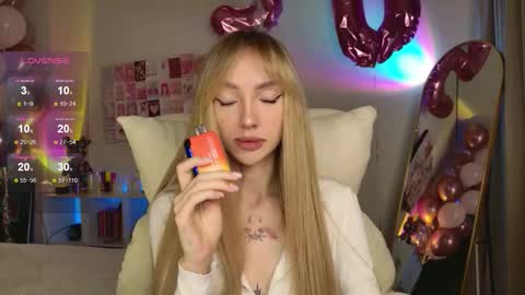 Luna online show from November 2025 12:54:02 AM