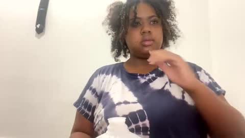 Snapshot of lunamoth00 chatting on January 2026 01:15:02 PM lunamoth00 online show from January 2026 01:15:02 PM