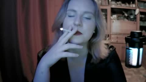 lunamystique_ online show from May 2026 04:23:02 PM