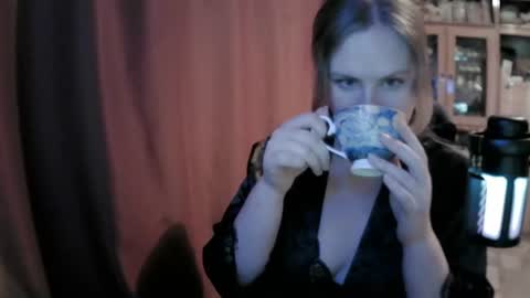 lunamystique_ online show from June 2026 07:29:01 PM