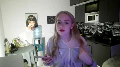 lunapeony online show from February 2026 04:11:02 PM