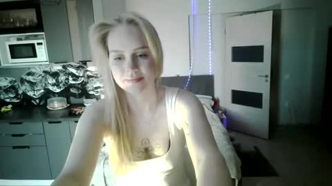 lunapeony online show from February 2026 01:47:02 AM