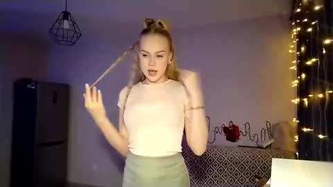 lunapeony online show from March 2026 02:54:02 PM