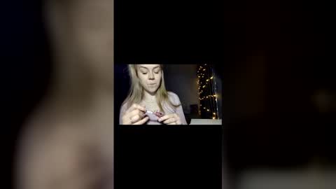 lunapeony online show from March 2026 10:46:01 PM