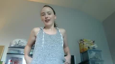 lunapixie2020 online show from May 2026 10:37:01 PM