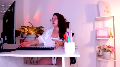 Luna online show from April 2026 06:19:01 AM