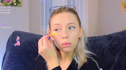 Snapshot of lunariabliss chatting on September 2025 02:44:02 PM Kelly online show from September 2025 02:44:02 PM