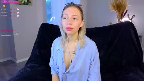 Snapshot of lunariabliss chatting on October 2025 02:48:01 PM Kelly online show from October 2025 02:48:01 PM