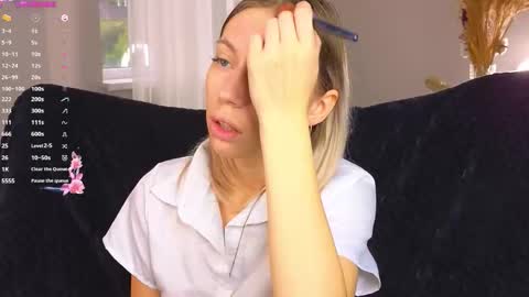 Snapshot of lunariabliss chatting on October 2025 02:37:01 PM Kelly online show from October 2025 02:37:01 PM