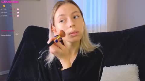 Snapshot of lunariabliss chatting on October 2025 02:36:01 PM Kelly online show from October 2025 02:36:01 PM