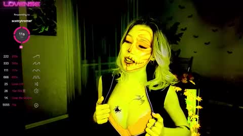 Snapshot of lunariabliss chatting on October 2025 02:40:01 PM Kelly online show from October 2025 02:40:01 PM