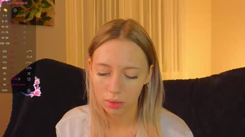 Kelly online show from November 2025 02:38:02 PM