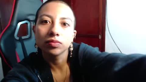 lunarichy online show from October 2025 11:51:02 AM