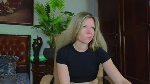 Luna Rishi online show from May 2026 05:57:02 AM