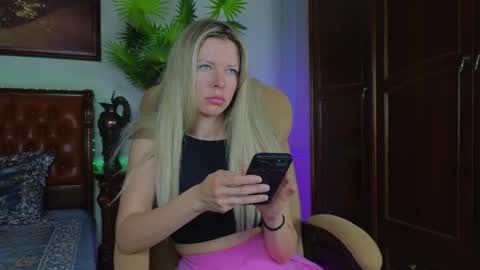 Luna Rishi online show from May 2026 05:57:02 AM