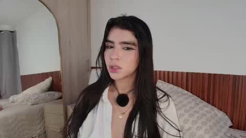 Snapshot of lunarousse_ chatting on February 2026 09:42:01 PM Luna Rousse online show from February 2026 09:42:01 PM