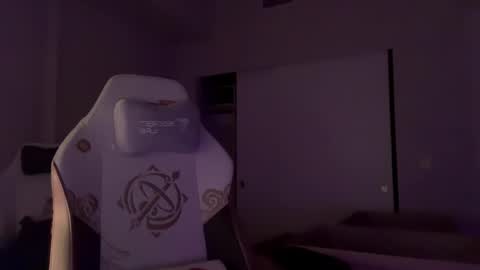 lunasnow online show from April 2026 09:32:02 AM