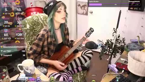 Snapshot of lunasparkles chatting on February 2025 08:31:02 AM ..LunaSparkles. online show from February 2025 08:31:02 AM