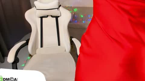 LunasShine online show from January 2026 04:06:01 AM