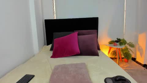 lunavelvet7 online show from September 2025 04:40:02 PM