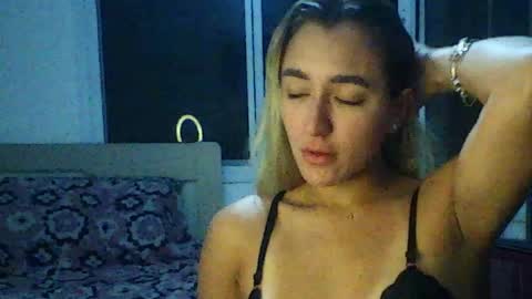 lunavelvvet online show from August 2026 01:04:02 AM