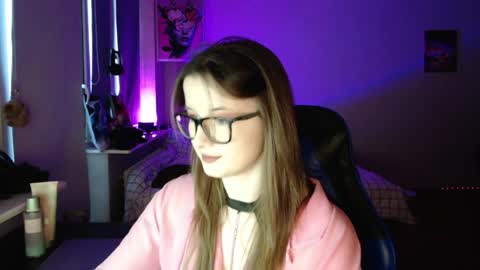 LunaXcherry online show from April 2026 05:18:01 PM