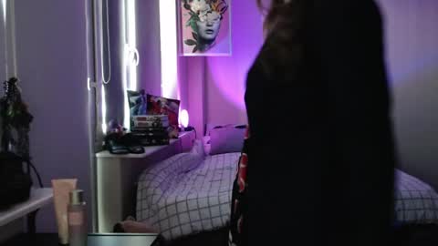 LunaXcherry online show from April 2026 04:41:01 PM
